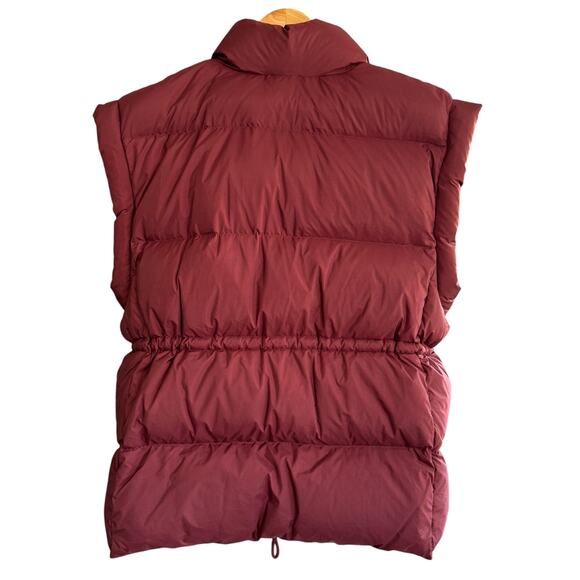 Aritzia Wilfred Laramie The Chalet Puffer Vest Goose Down Merlot Red Medium NWT - Picture 4 of 12